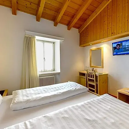 Otel Centrale, Typically Swiss *