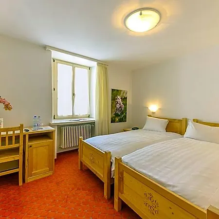 Otel Centrale, Typically Swiss