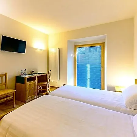 Otel Centrale, Typically Swiss Poschiavo
