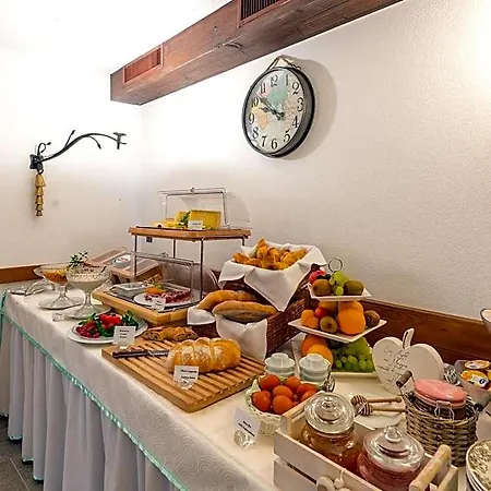 Otel Centrale, Typically Swiss Poschiavo